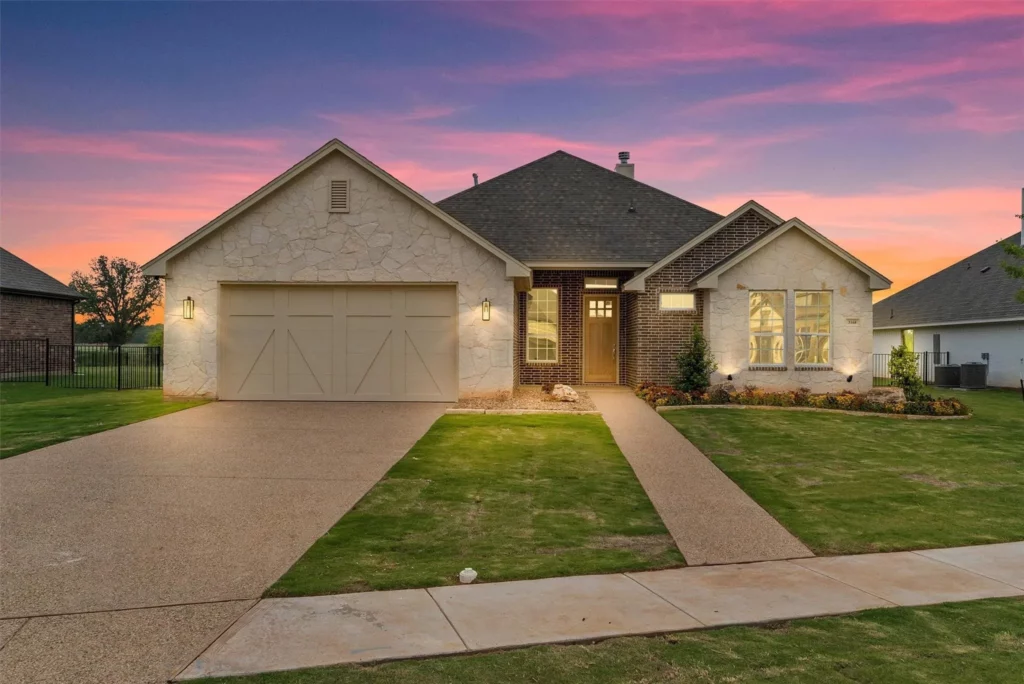 3168 Ferry Boat Ln Granbury House for sale